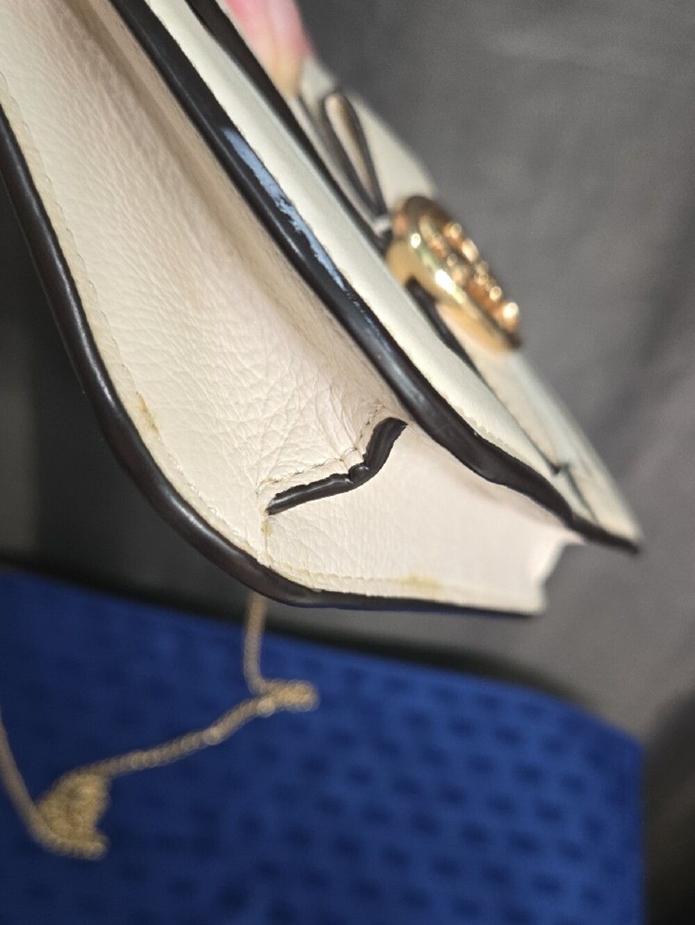 Coach Gorgie Cream Leather Crossbody with Gold Chain & Horsebit Accent - Picture 4 of 15